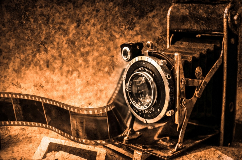 photographe-MONTFORT SUR ARGENS-min_light-wood-night-camera-photography-vintage-1245236-pxhere.com